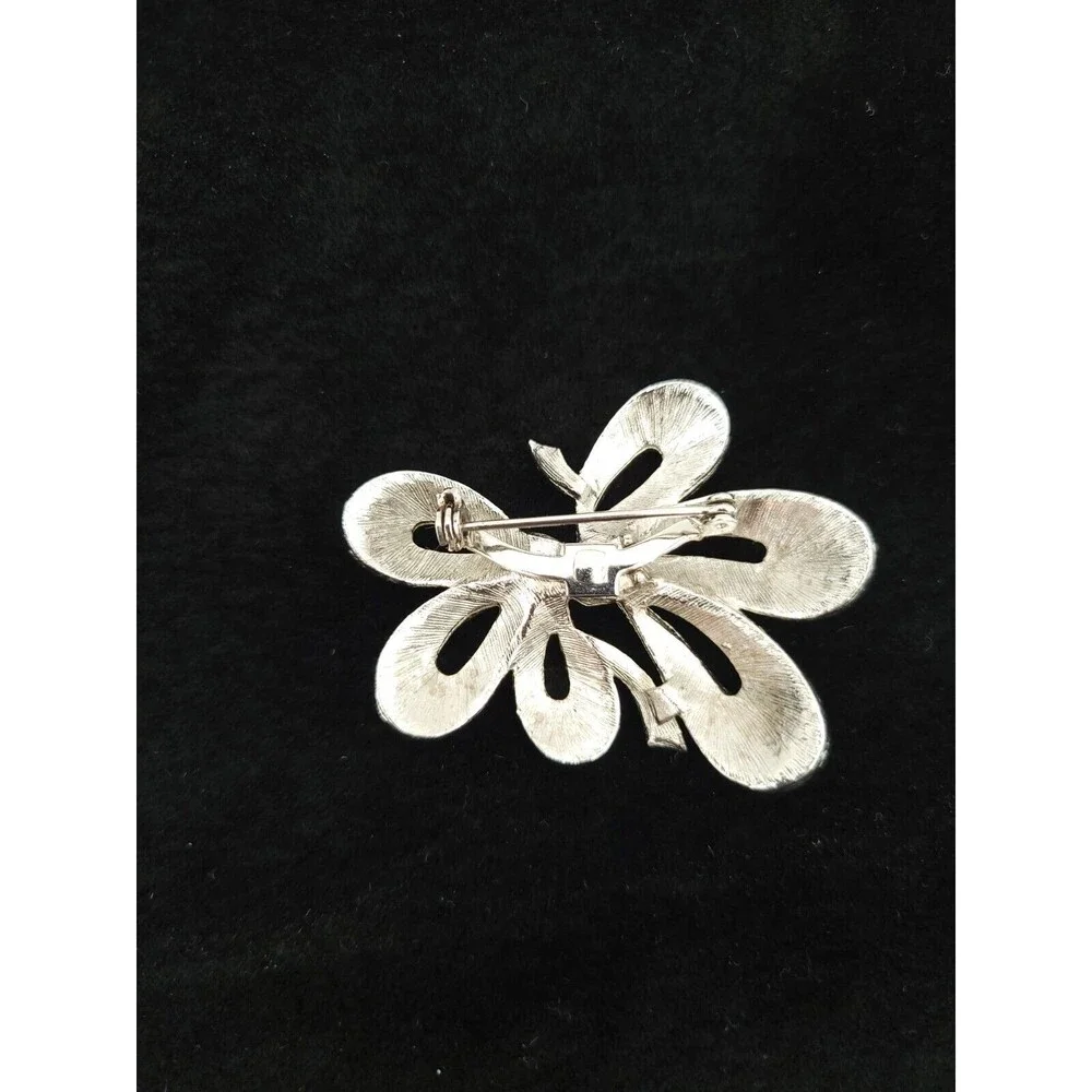 Vintage Jewelry Silver Tone Brooch Pin‎ Bow Shape